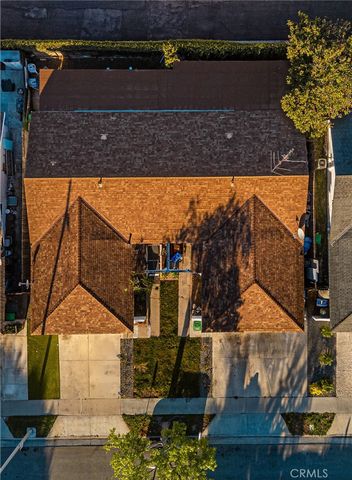 2171 Pomona, Costa Mesa, CA 92627