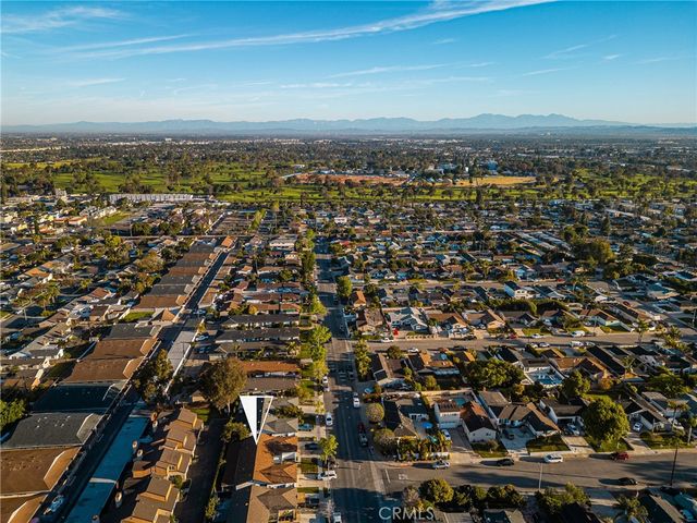 2171 Pomona, Costa Mesa, CA 92627