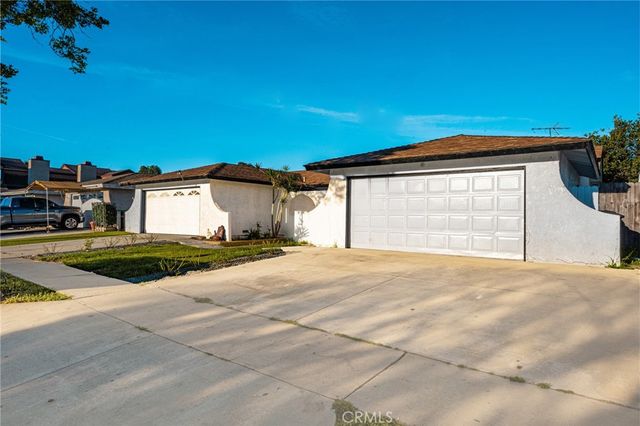 2171 Pomona, Costa Mesa, CA 92627
