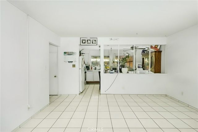 2171 Pomona, Costa Mesa, CA 92627