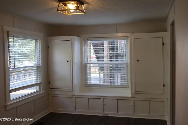 4329 S 3rd St, Louisville, KY 40214