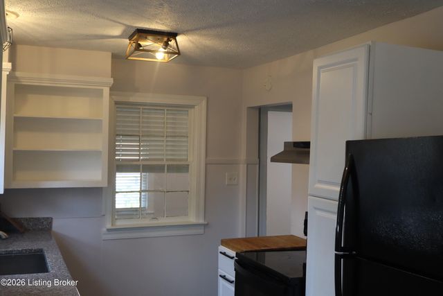 4329 S 3rd St, Louisville, KY 40214