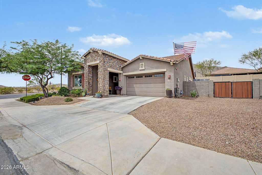 Image 2 of property listing at 21294 W YALE Street, Buckeye, AZ 85396