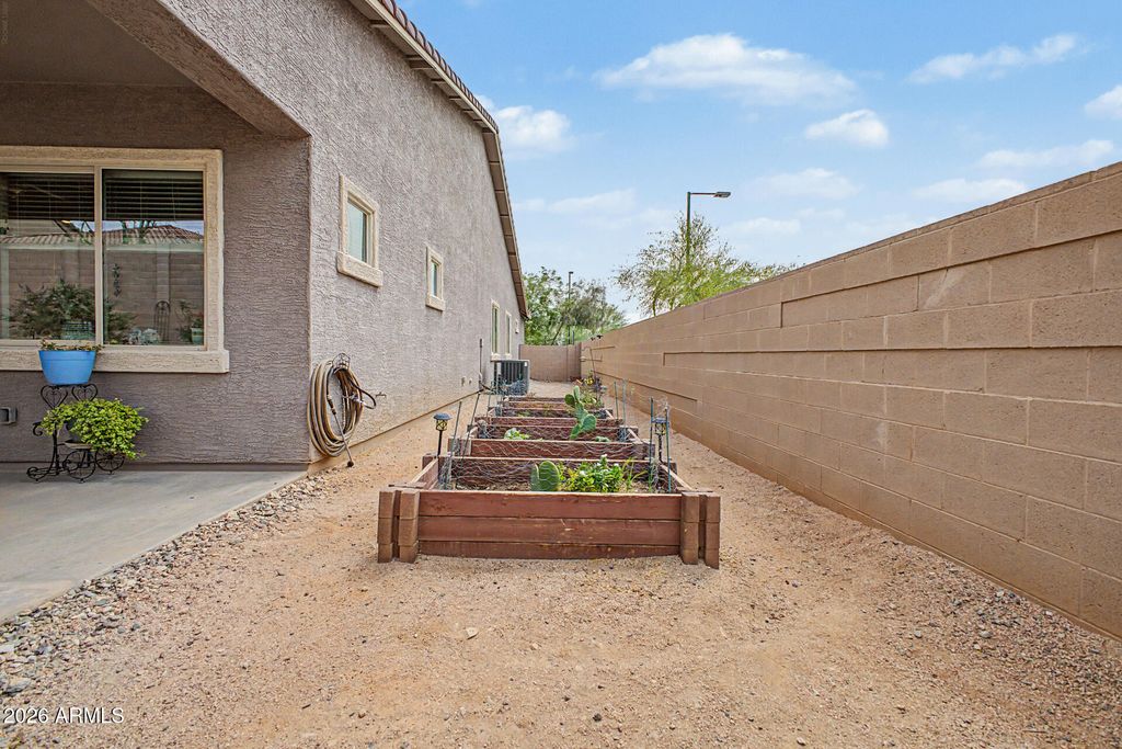 Image 29 of property listing at 21294 W YALE Street, Buckeye, AZ 85396