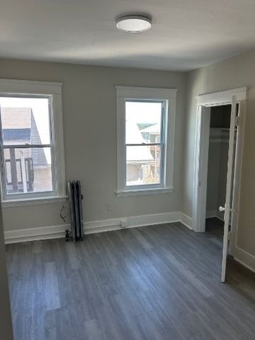 50 Vernon St 2R, Worcester, MA 01610