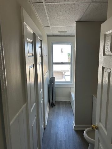 50 Vernon St 2R, Worcester, MA 01610