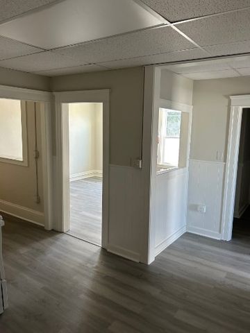 50 Vernon St 2R, Worcester, MA 01610