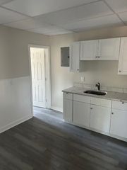 50 Vernon St 2R, Worcester, MA 01610