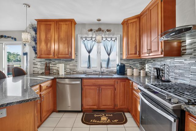 1692 185th Street, Lansing, IL 60438
