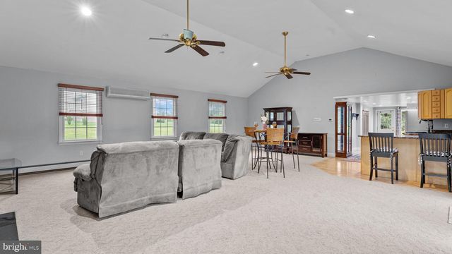 6 CORTLANDT AVE, Titusville, NJ 08560