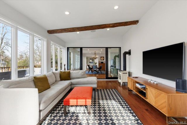 8 Douglas Circle, Rye, NY 10580