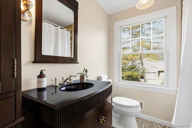 8 Douglas Circle, Rye, NY 10580