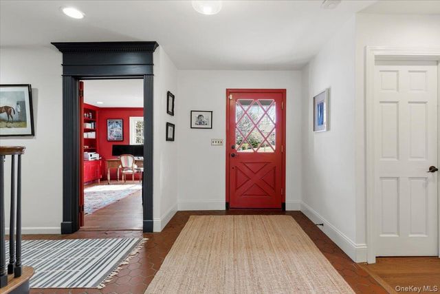 8 Douglas Circle, Rye, NY 10580