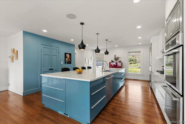 8 Douglas Circle, Rye, NY 10580