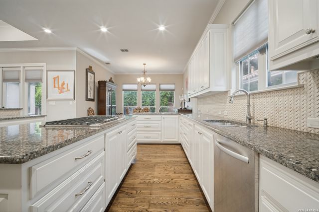 321 E SUNSET RD, San Antonio, TX 78209