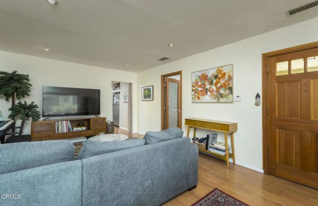 4021 Liberty Avenue North, Glendale, CA 91214