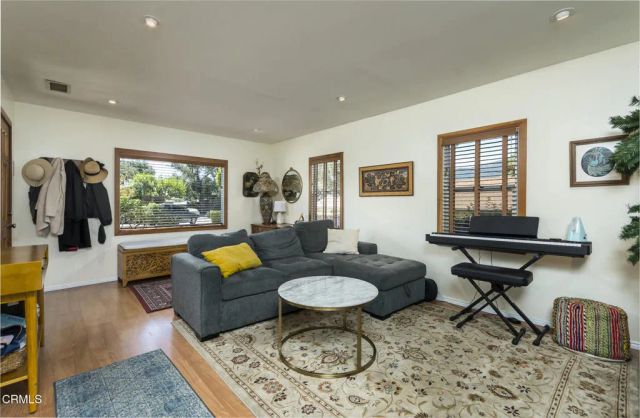 4021 Liberty Avenue North, Glendale, CA 91214