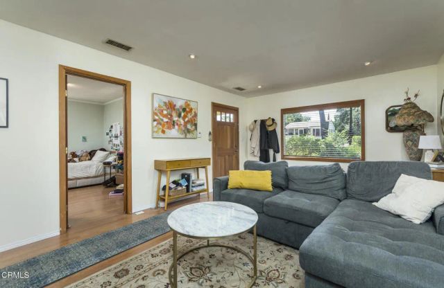 4021 Liberty Avenue North, Glendale, CA 91214