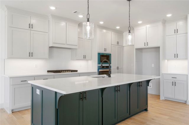 1231 Mammoth Street, Bentonville, AR 72713