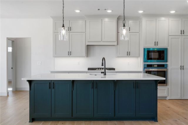 1231 Mammoth Street, Bentonville, AR 72713