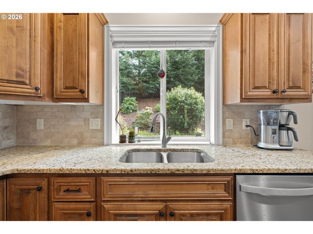 4707 SUMMER RUN Dr, West Linn, OR 97068