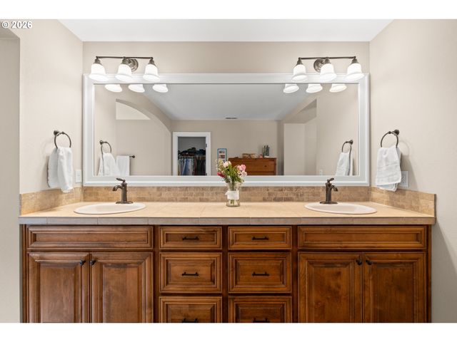 4707 SUMMER RUN Dr, West Linn, OR 97068