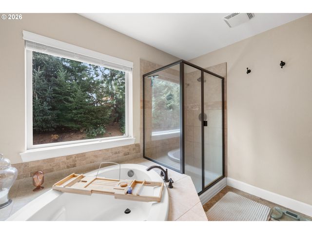 4707 SUMMER RUN Dr, West Linn, OR 97068