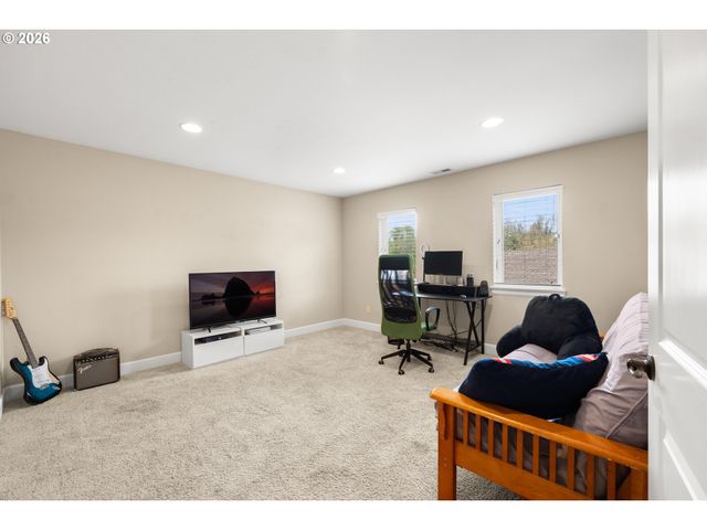 4707 SUMMER RUN Dr, West Linn, OR 97068