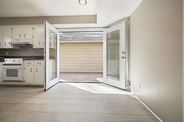 300 Cruise Court, Roswell, GA 30076