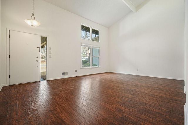 300 Cruise Court, Roswell, GA 30076