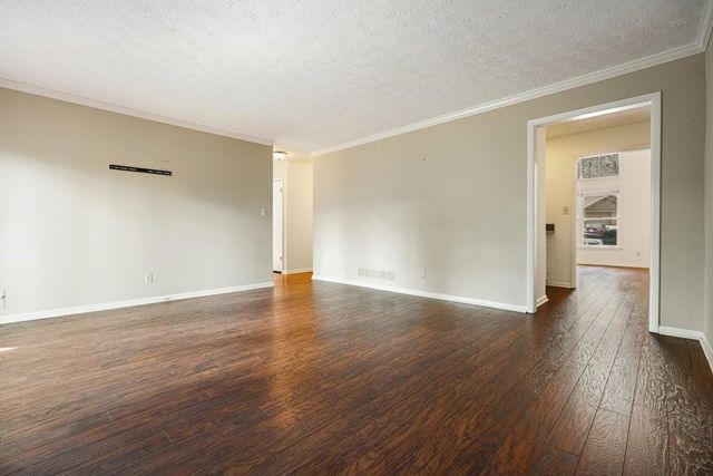 300 Cruise Court, Roswell, GA 30076