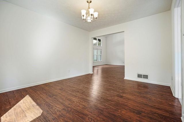 300 Cruise Court, Roswell, GA 30076