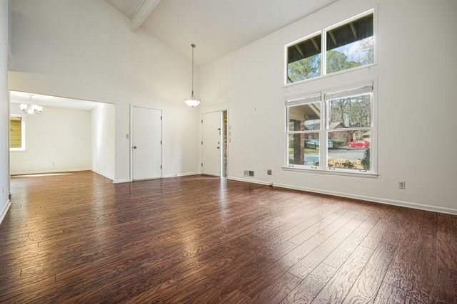 300 Cruise Court, Roswell, GA 30076