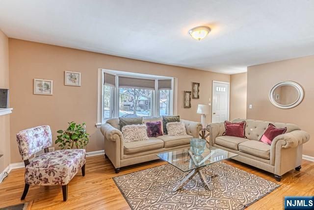 31 Perrin Drive, Wayne, NJ 07470