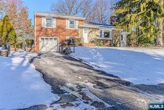 31 Perrin Drive, Wayne, NJ 07470