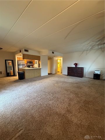 1010 Lookout Trail E, Dayton, OH 45449