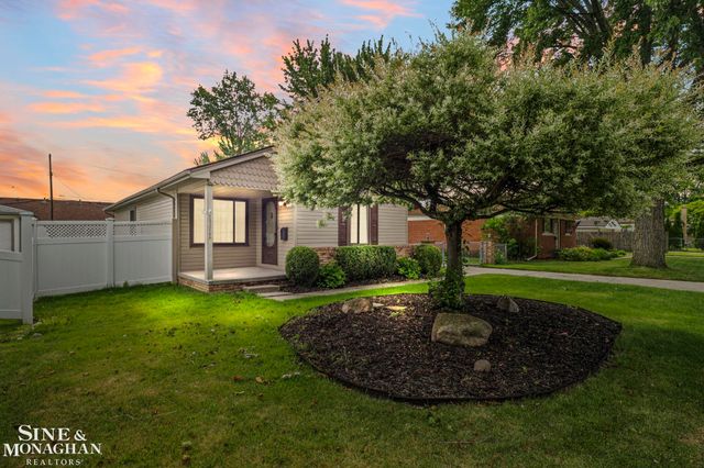 30022 5th Street, St Clair Shores, MI 48082