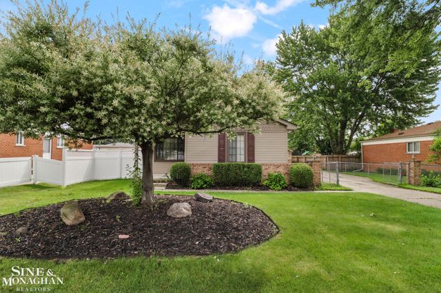 30022 5th Street, St Clair Shores, MI 48082