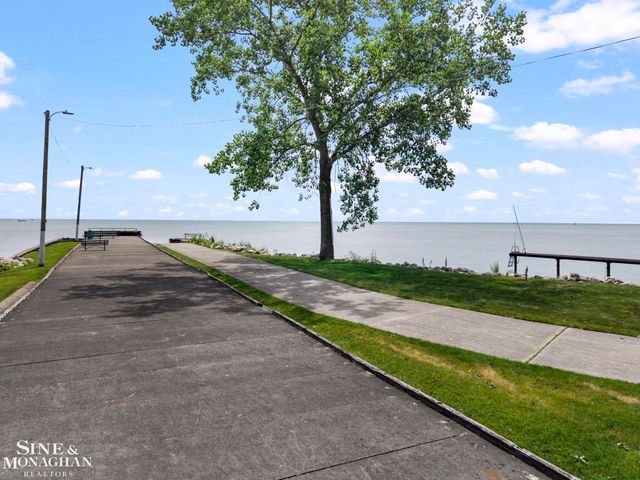 30022 5th Street, St Clair Shores, MI 48082