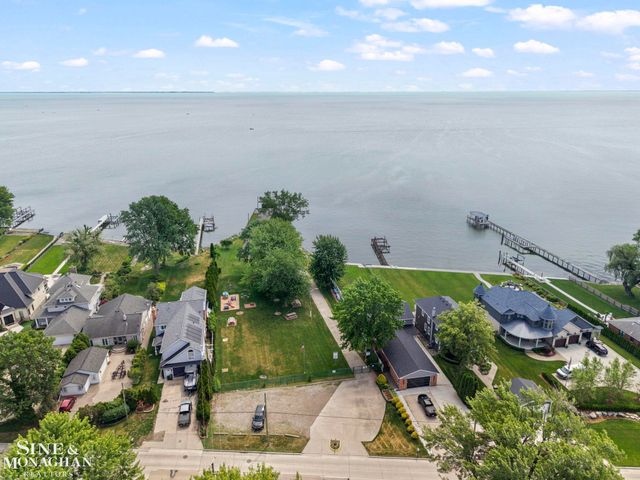 30022 5th Street, St Clair Shores, MI 48082