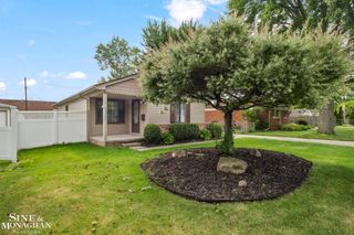 30022 5th Street, St Clair Shores, MI 48082