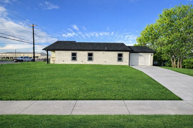 2225 College, Greenville, TX 75401