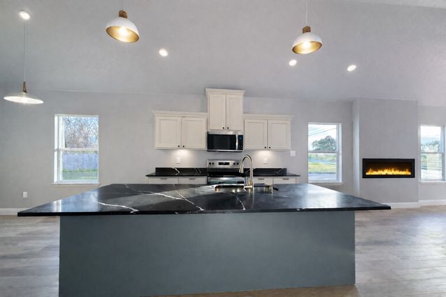 2225 College, Greenville, TX 75401