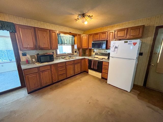 5396 Colchester Way, Gladwin, MI 48624