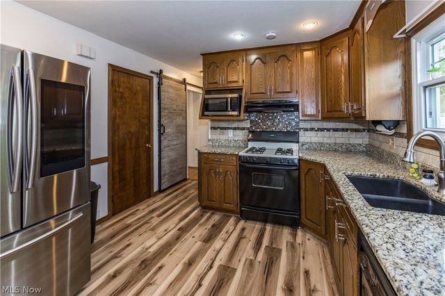 537 Eric Drive, Tallmadge, OH 44278