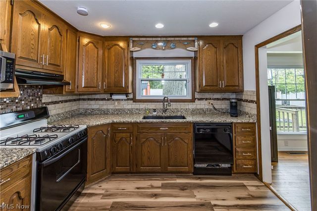 537 Eric Drive, Tallmadge, OH 44278