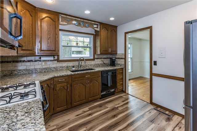 537 Eric Drive, Tallmadge, OH 44278