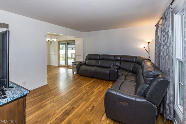 537 Eric Drive, Tallmadge, OH 44278