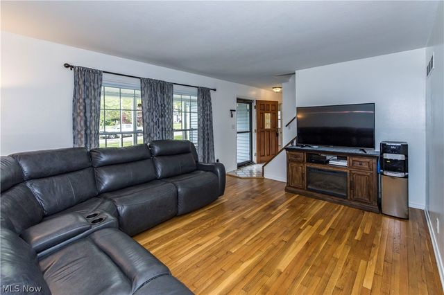 537 Eric Drive, Tallmadge, OH 44278