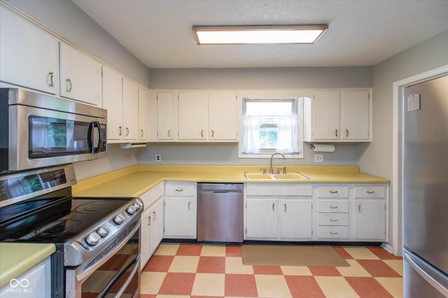 144 Bexhill Drive, Carmel, IN 46032